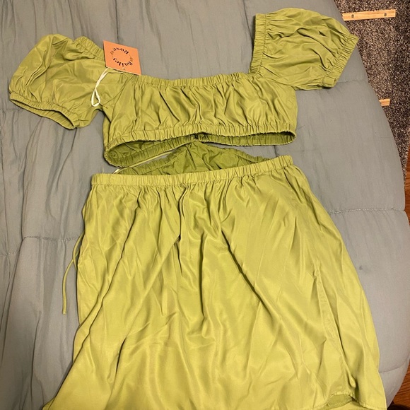 Bailey Rose Green Cutout Dress - Picture 4 of 4